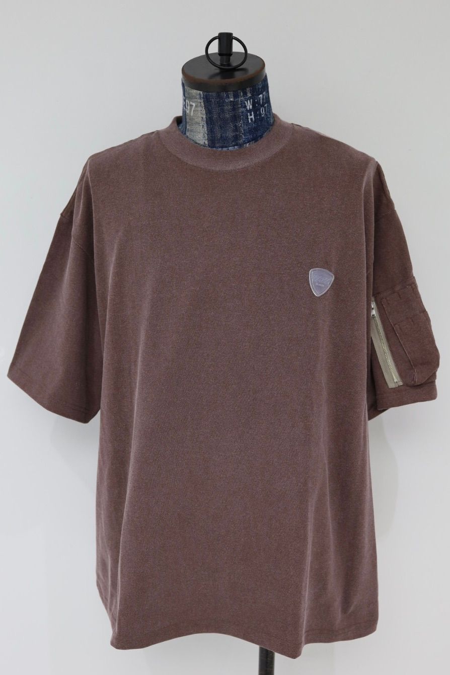イズネス 26SS Arm Pocket T-Shirt (26SS_38_1008SSCS01)BROWN☆新作発売！