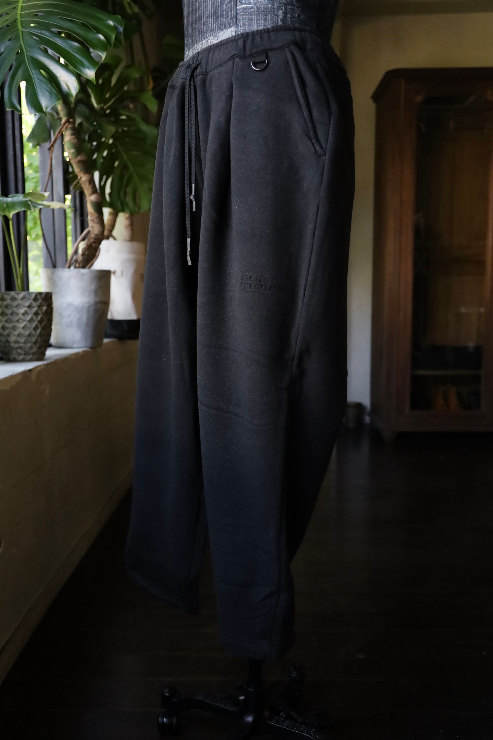 S.F.C 24FW エスエフシーSFC WIDE TAPERED SWEAT PANTS(SFCFW24CS04)Black Melange