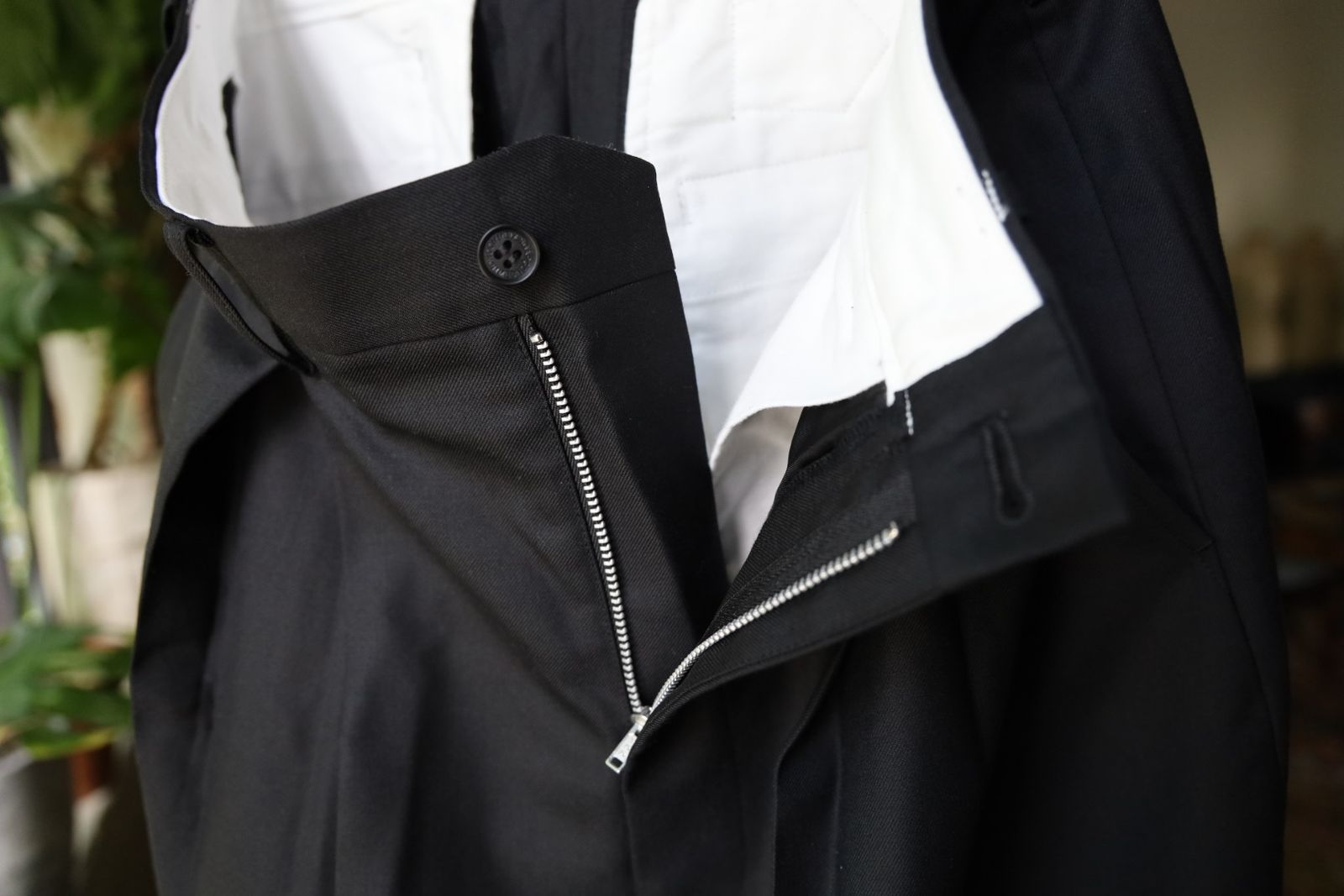 コムデギャルソンオム24AW ウールサージタックパンツ(HN-P006-051)BLACK
