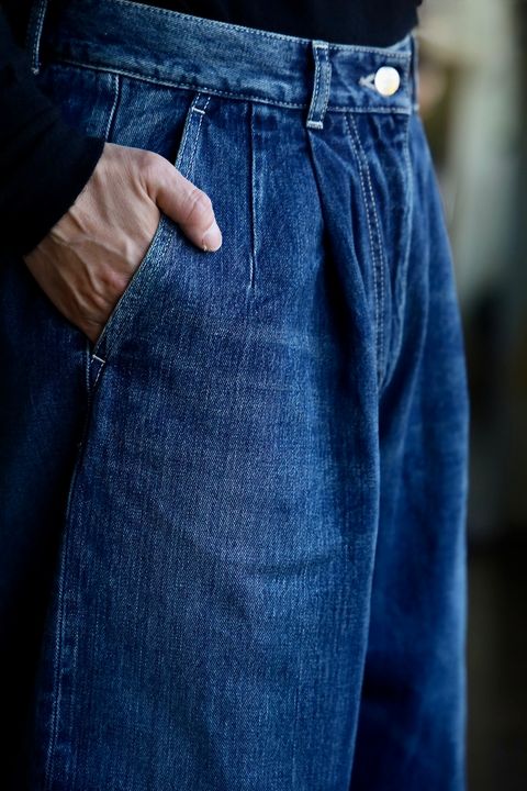 Graphpaper Selvage Denim Two Tuck Pants"DARK FADE"スタイル