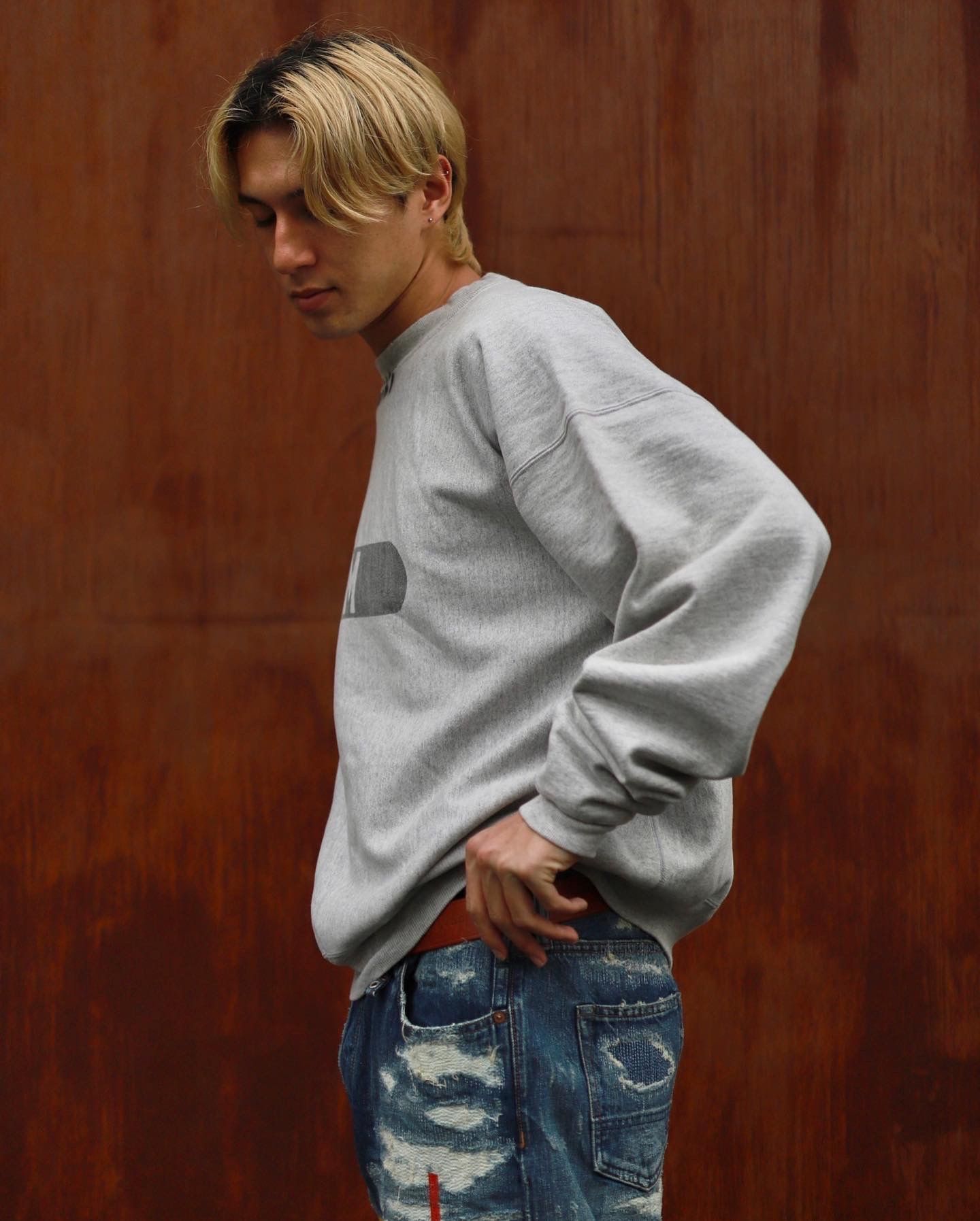 ©SAINT M×××××× 23SS 新作M CREW NECK SWEATスタイル