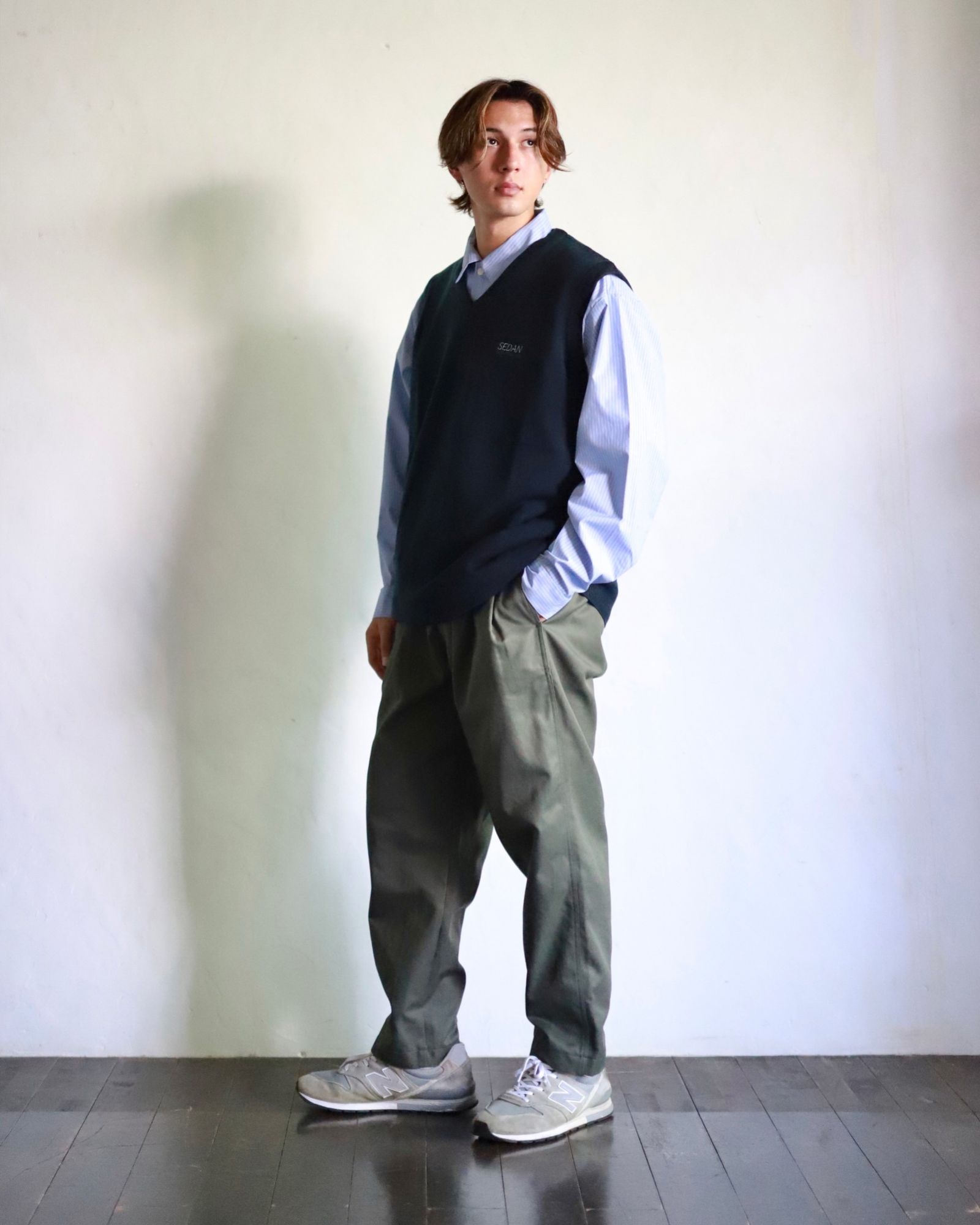 SEDAN ALL-PURPOSE 23FW TECH LOGO KNIT VESTスタイル