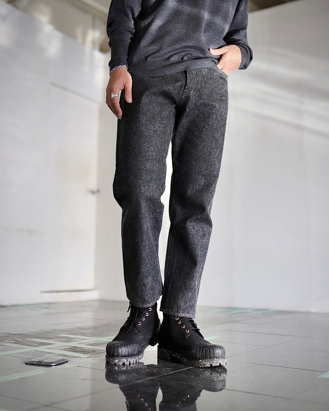 A.PRESSE 24SS Cashmere High Gauge Crew Neck Sweater"CHARCOAL"スタイル