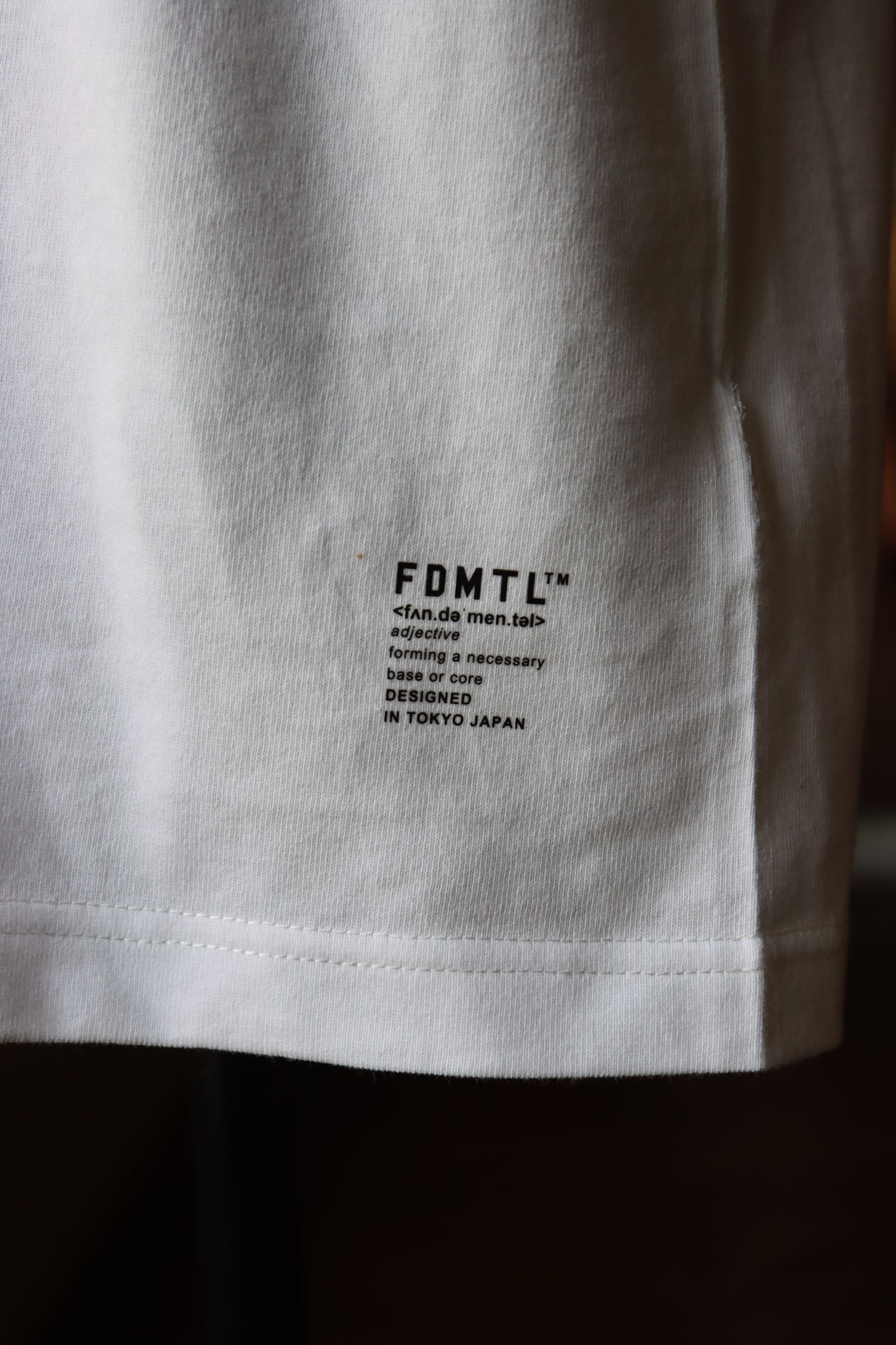 ファンダメンタル ポケットTシャツ CIRCLE BORO PATCH TEE (FA24TE13)WHITE