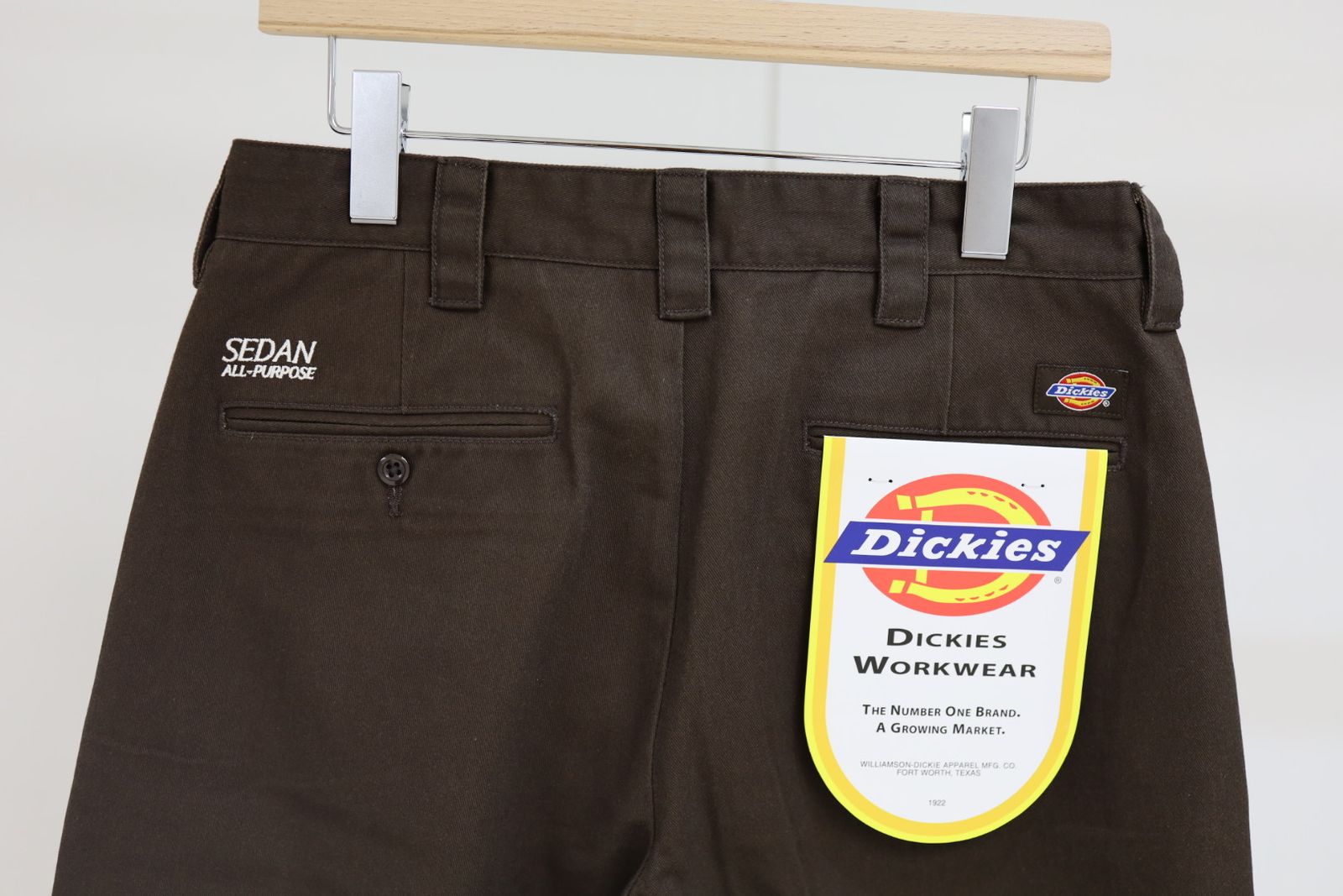 セダンオールパーパス 26SS Dickies / Tuck Wide Shorts(SD26S-PT07)DARK BROWN☆4月18日(土)新作発売！