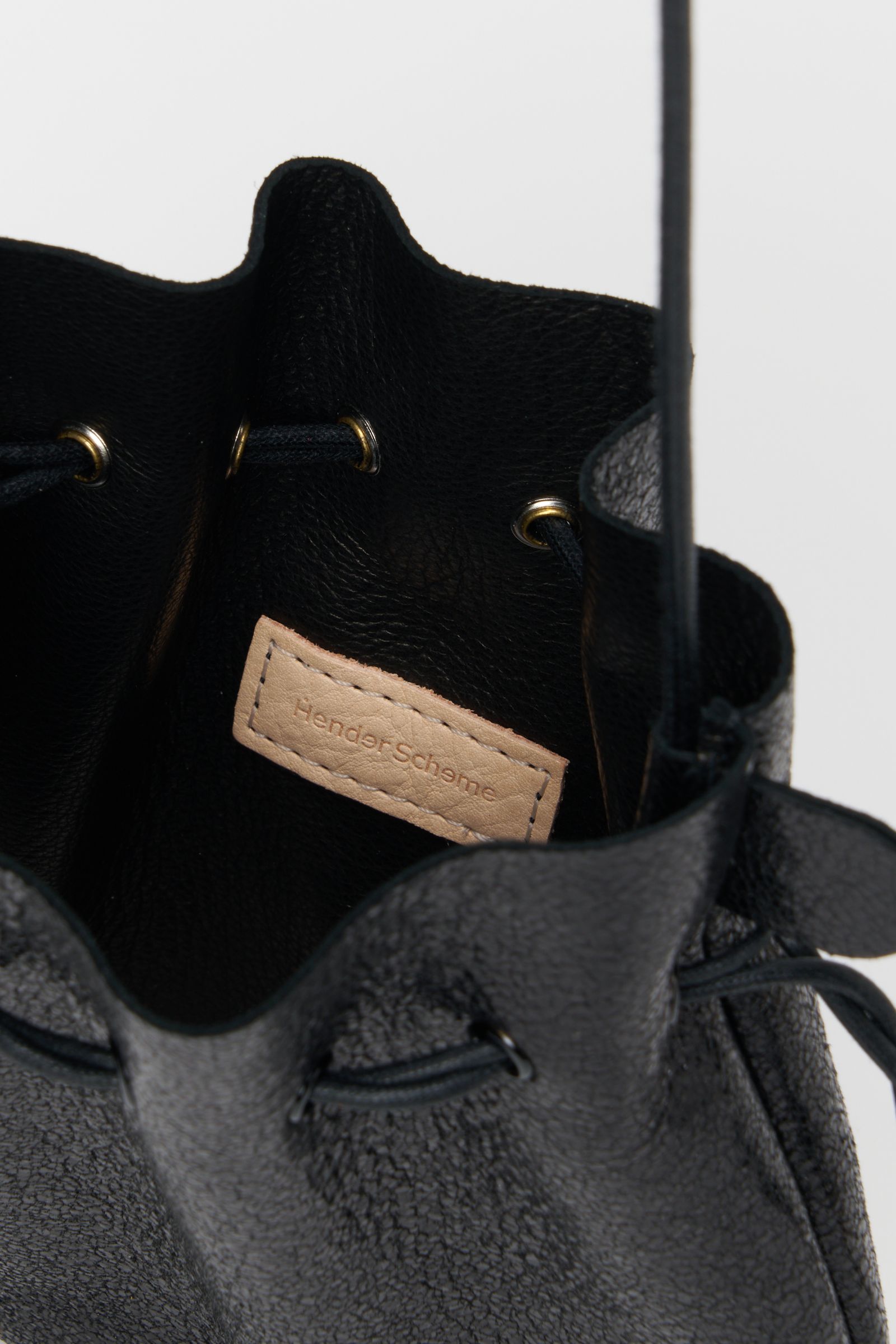 エンダースキーマ バッグpetal sac gloss(yv-b-psg)black☆12月6日(土)発売！