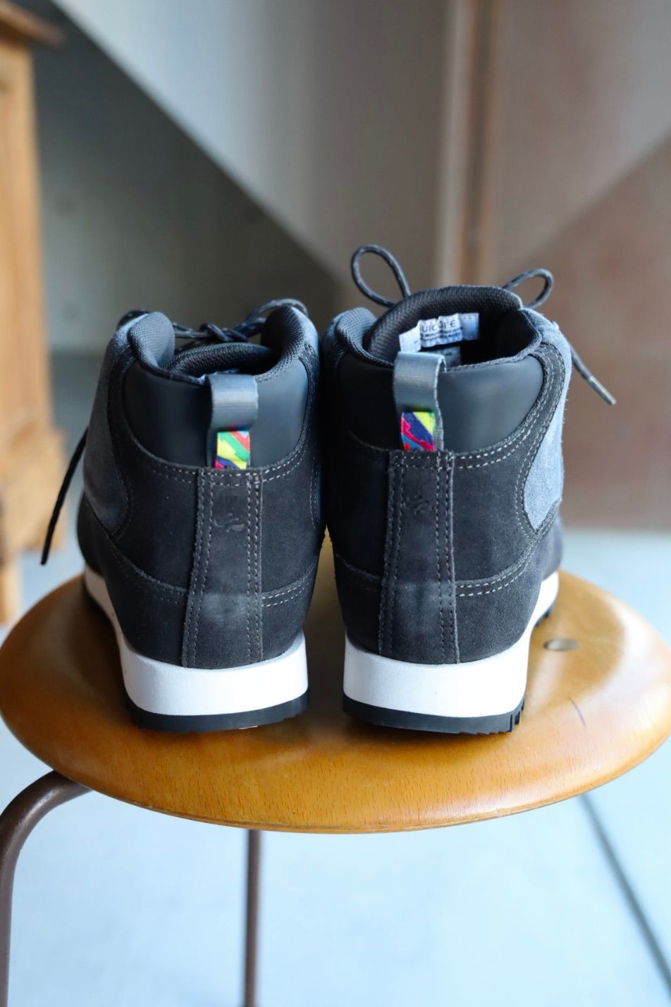 イズネス 25AW FLOW-MID SHOES is-ness×SUICOKE(25AW_40_1007AWSHOES01)GRAY×CHARCOAL☆新作発売！