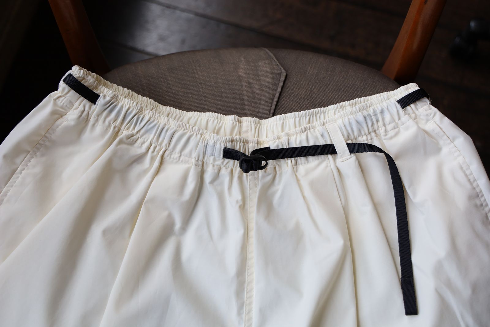 イズネス25SS EZ SHORTS(25SS_27_1007SSPT03)OFF WHITE