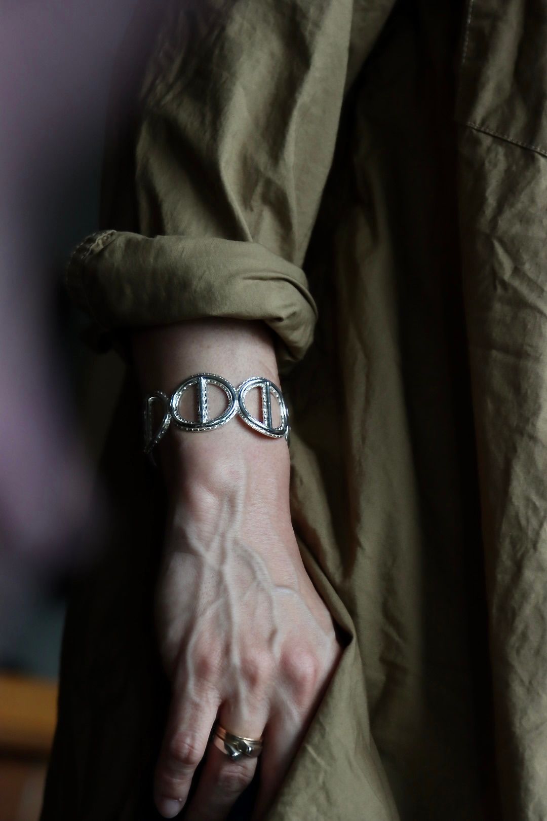 アプレッセ22AW Over Dyeing Military Shirt"BEIGE"スタイル
