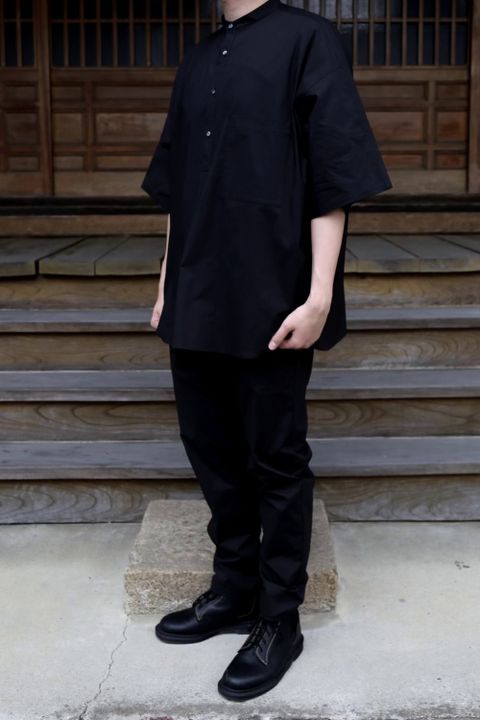 Graphpaper Stretch Typewriter Stand Collar Short Yoke Sleeve Shirt(GM212-40615B) style.2021.6.12