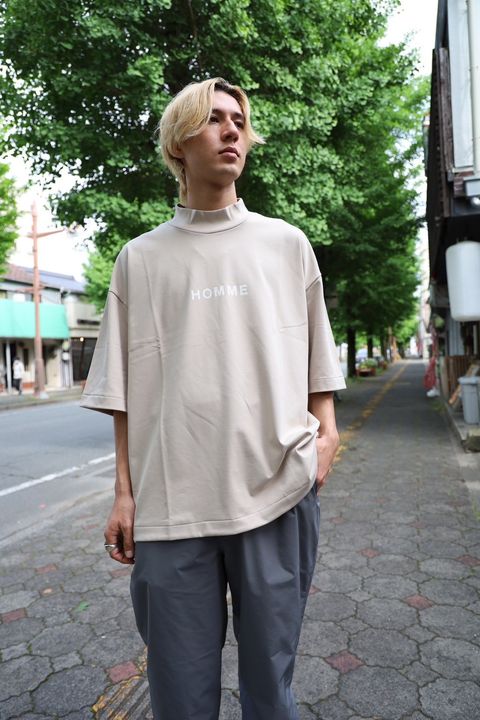 COMME des GARCONS HOMME 24SS ロゴプリントモックネックTシャツ Style 2024.4.30