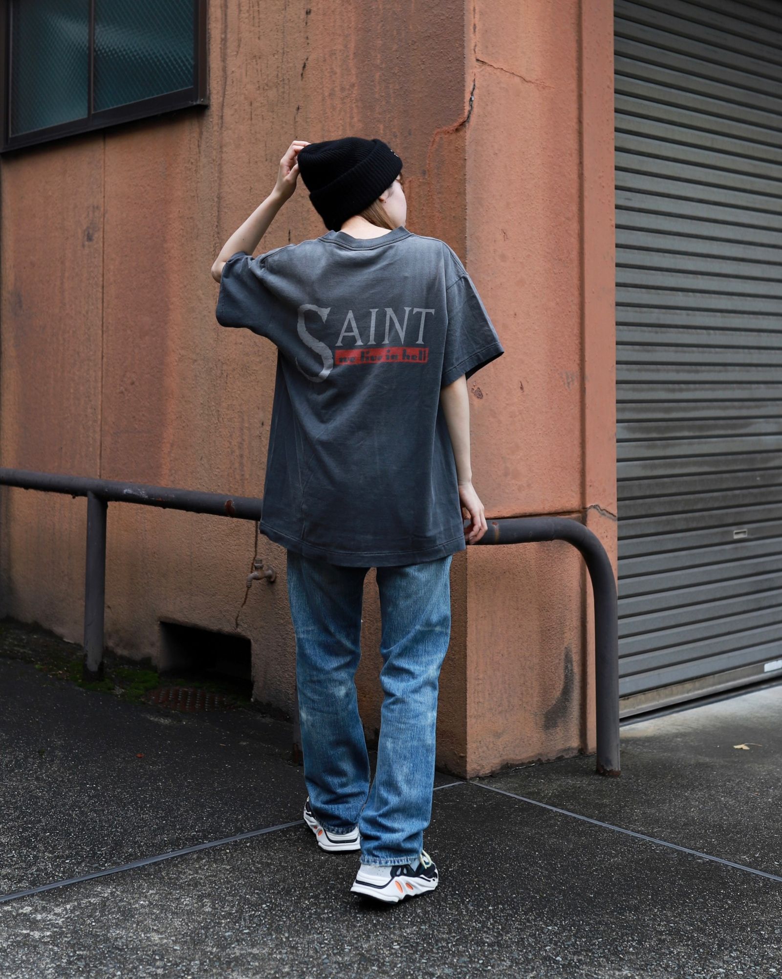 Saint Mxxxxxx 23ss Tシャツ WE LIVE HELL | www.innoveering.net