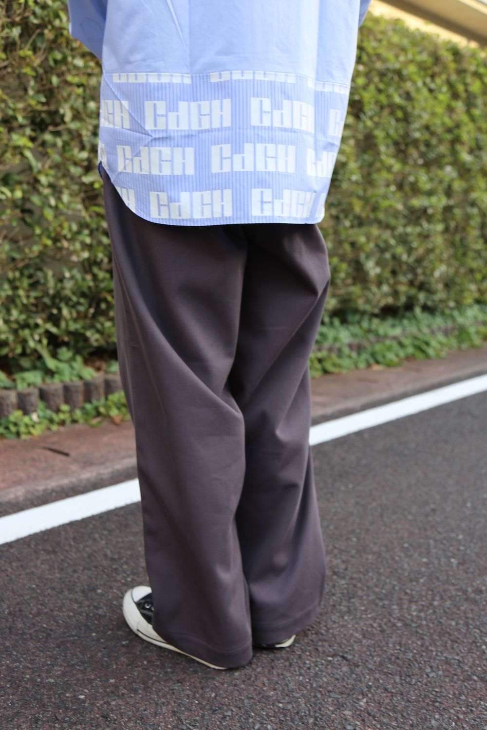 COMME des GARCONS HOMME ツイル×綿ストライプロゴプリントシャツStyle.2020.9.4..