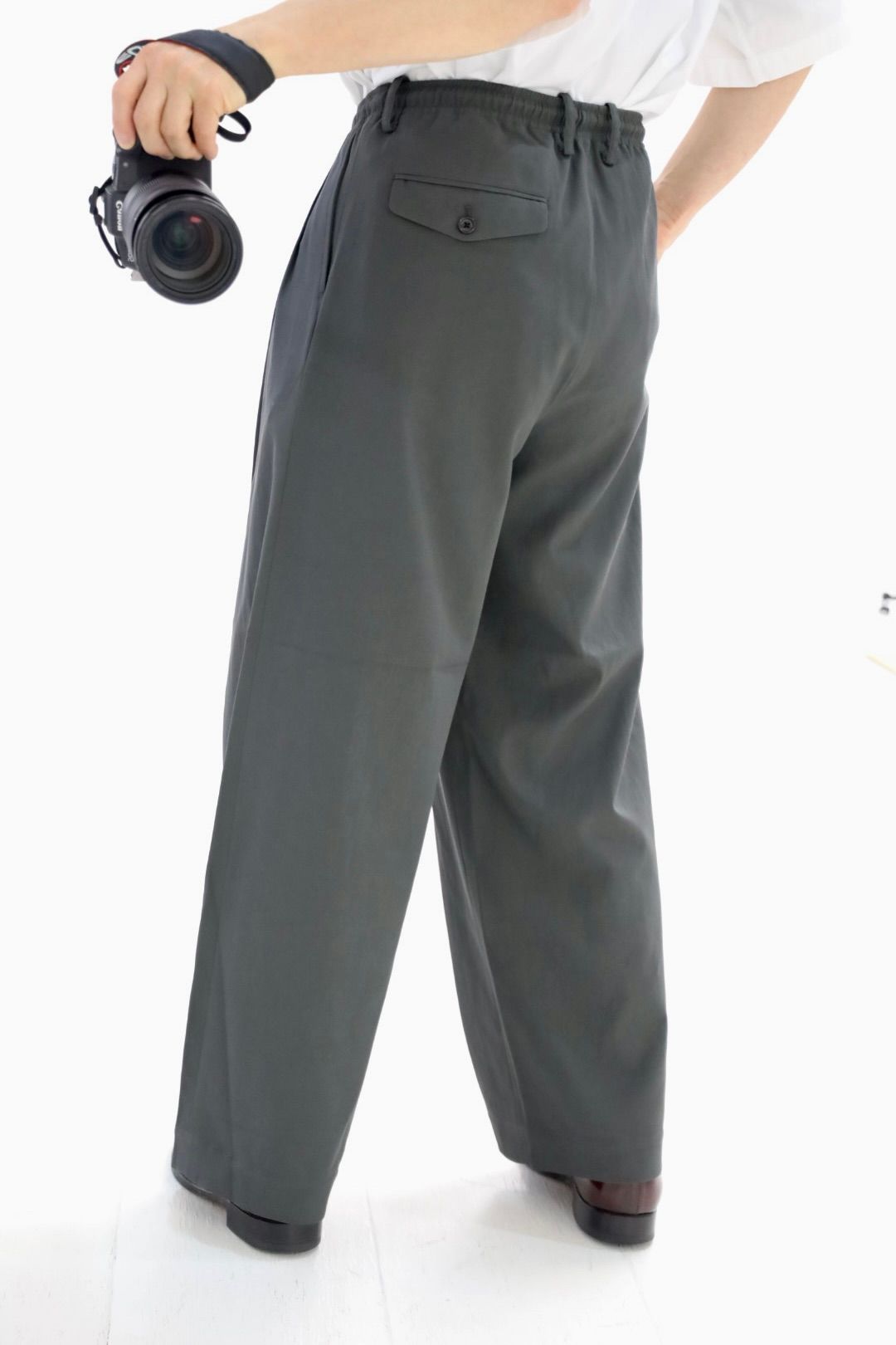 マーカウェア 26SS  60/2オーガニック強燃ボイル3/2ツイル / トリプルプリーテッドイージートラウザーズ(A26A16PT02C)Charcoal☆新作発売！