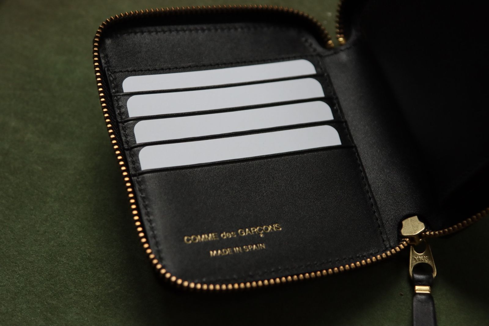 Wallet COMME des GARCONS   コムデギャルソンClassic Leather