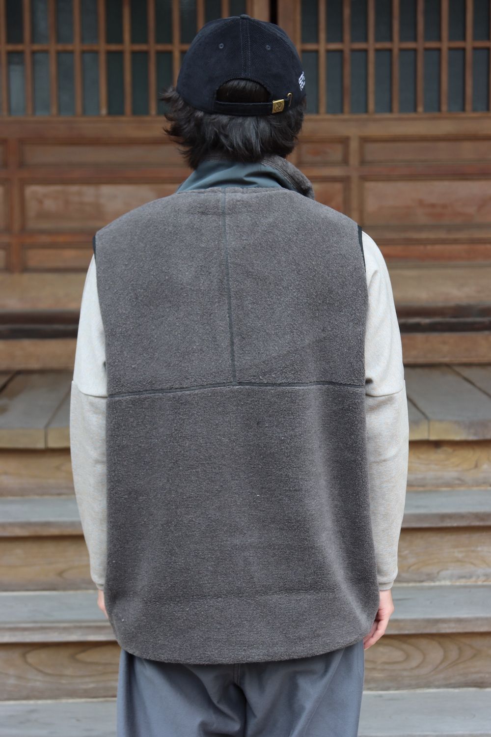 Graphpaper Wool Boa Zip-Up Vest(GU213-70205B) style. 2021.09.12