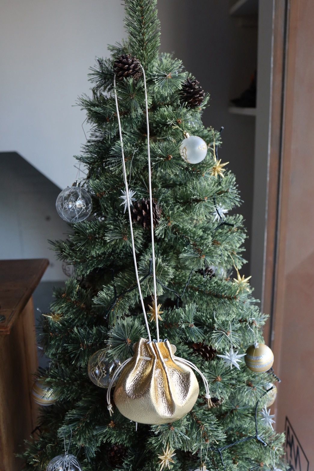 エンダースキーマ バッグpetal sac gloss(yv-b-psg)gold☆12月6日(土)発売！