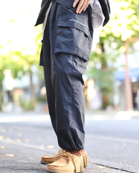 STRIPES FOR CREATIVE FW23 SUPER WIDE CARGO PANTSスタイル