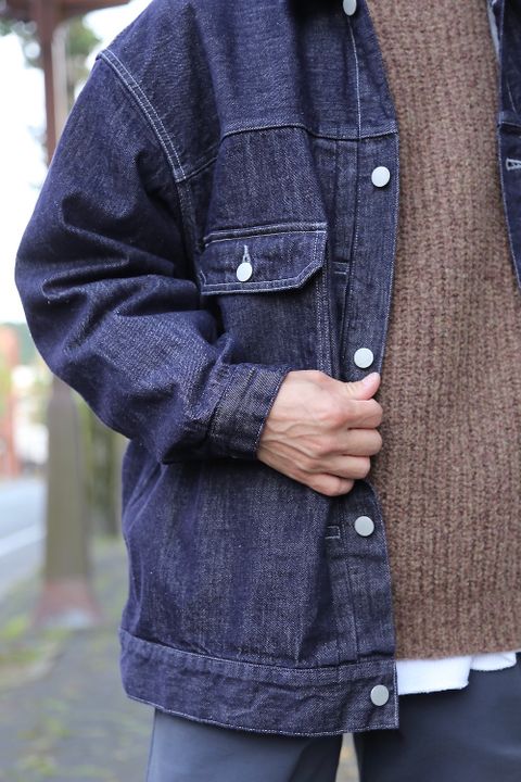 YOKE 3G BACK ZIP RIB CREW NECK"BEIGE"style.9.23.