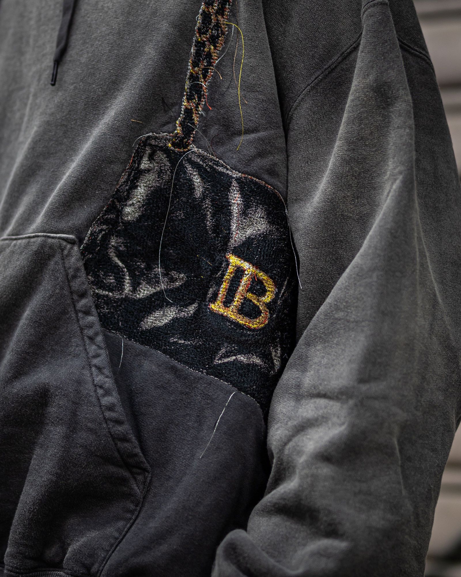 doublet ダブレット26AW TROMPE L’OEIL EMBROIDERY HOODIE (26AW07CS447)BLACK