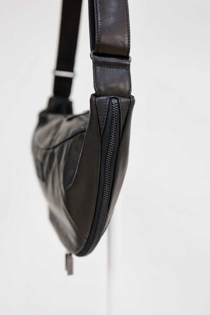 Yohji Yamamoto ハーフムーンショルダーバッグ(HK-I06-761)BLACK☆新作発売！