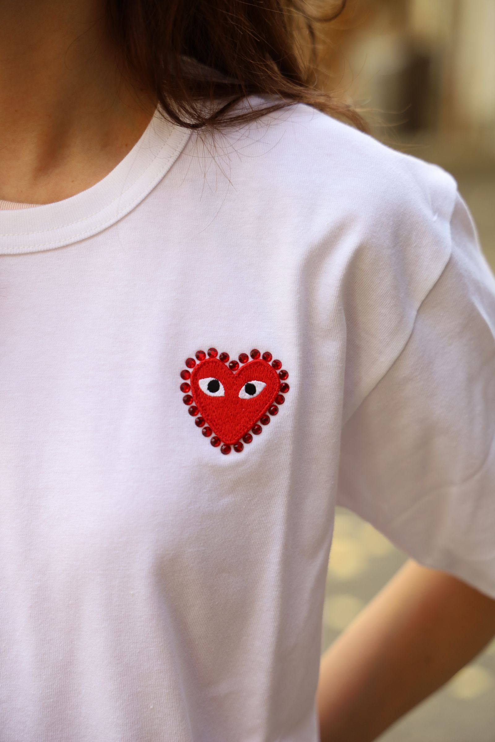 品良く着こなすため des COMME PLAY GARCONS style Tシャツ HEART 新作RHINESTONE トップス