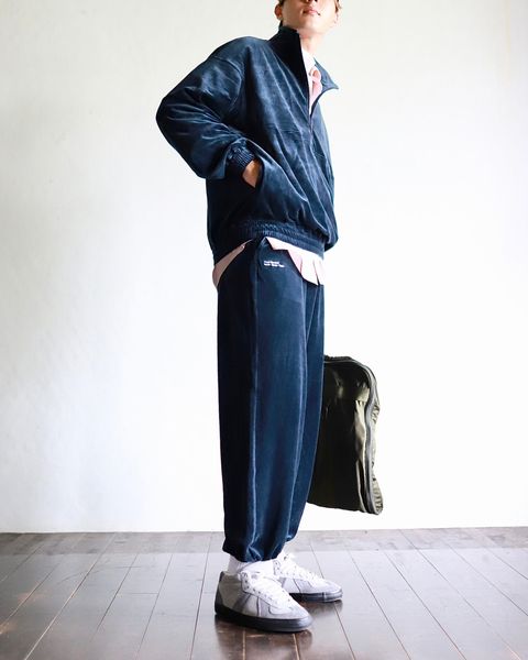 FreshService新作VELOUR JERSEY PULLOVERスタイル