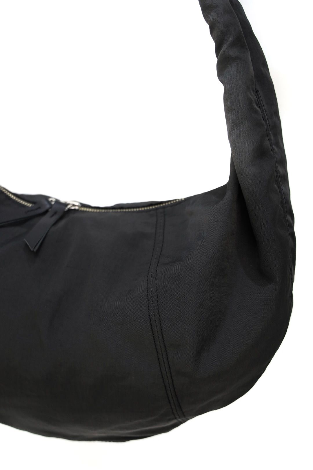 YOKE 26FW Nylon Circle Shoulder Bag(YK26FW01406A)Black