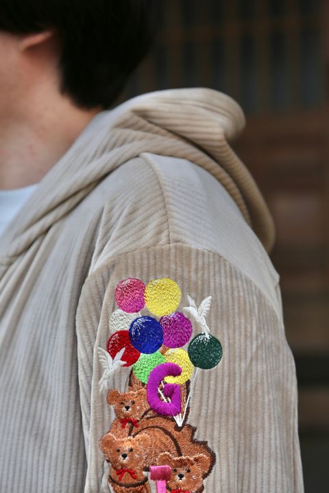 CHAOS EMBROIDERY COMFY HOODIE(21SS24BL118) style.2021.1.16.