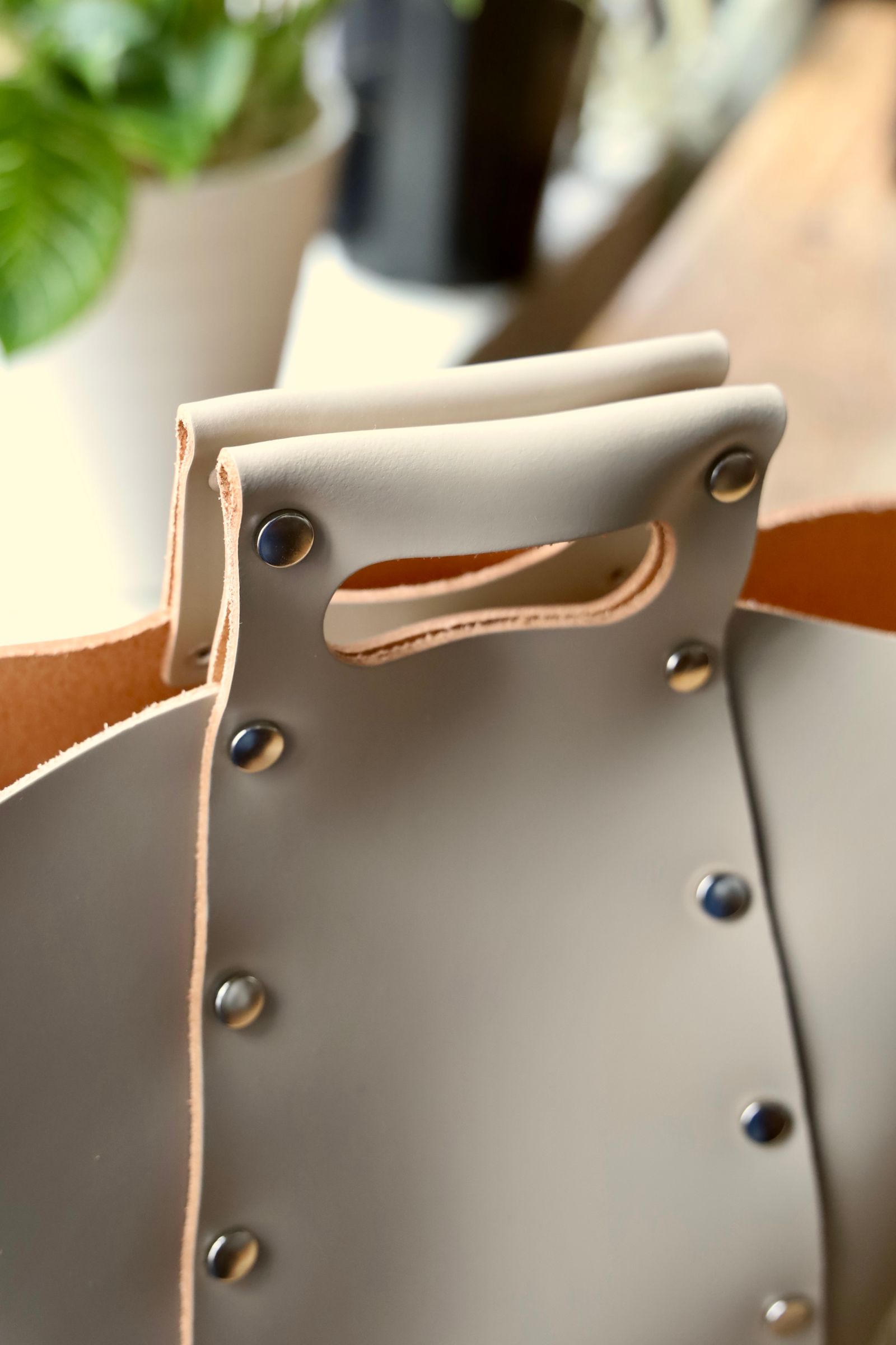 エンダースキーマ  ハンドルバッグ assemble pyramid bag M(vs-rb-apm)beige☆3月15日(土)12:00発売！