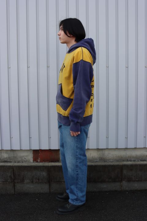 ©SAINT M×××××× フェルトフーディーYELLOW×NAVY style