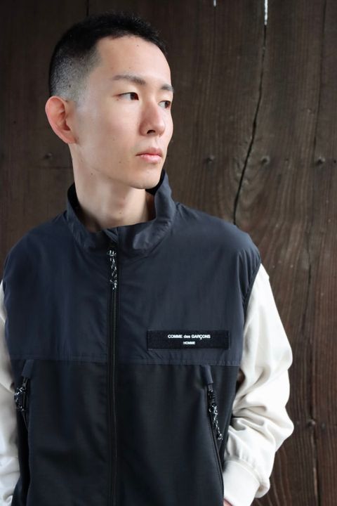 COMME des GARCONS HOMME 23SS ジップアップベストスタイル