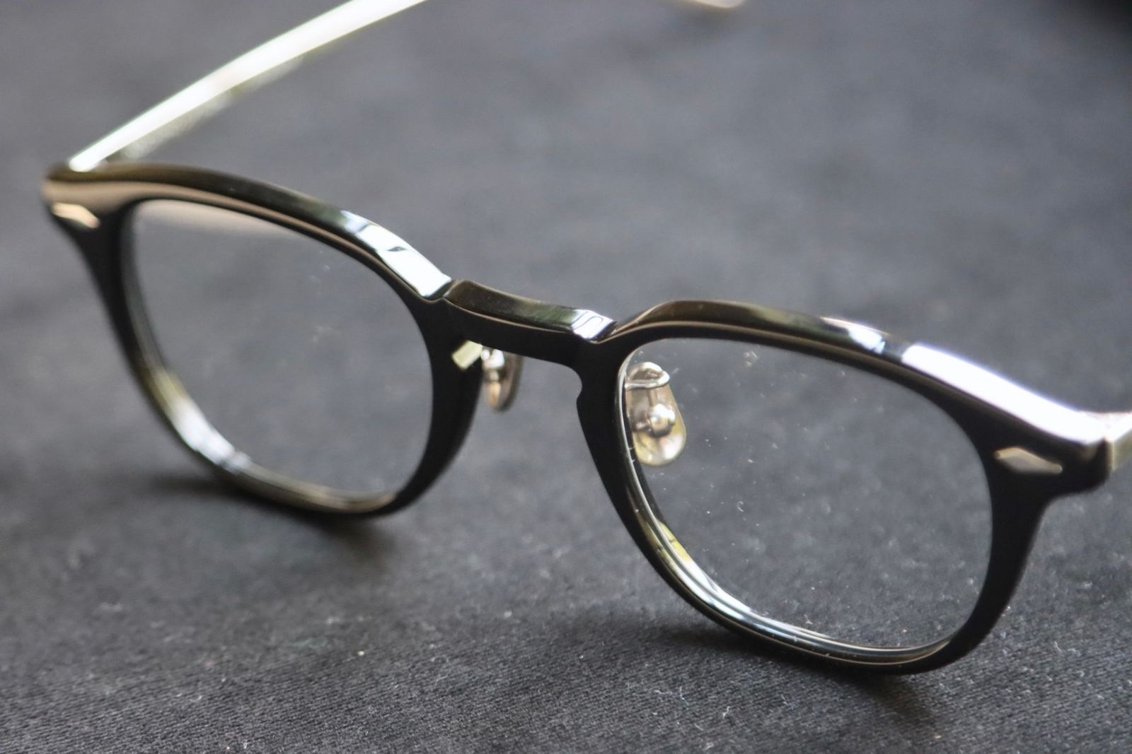 ノチノオプティカル  "JIFUSAN" #1. GLOSS BLACK × CLEAR to GREY(調光モデル)