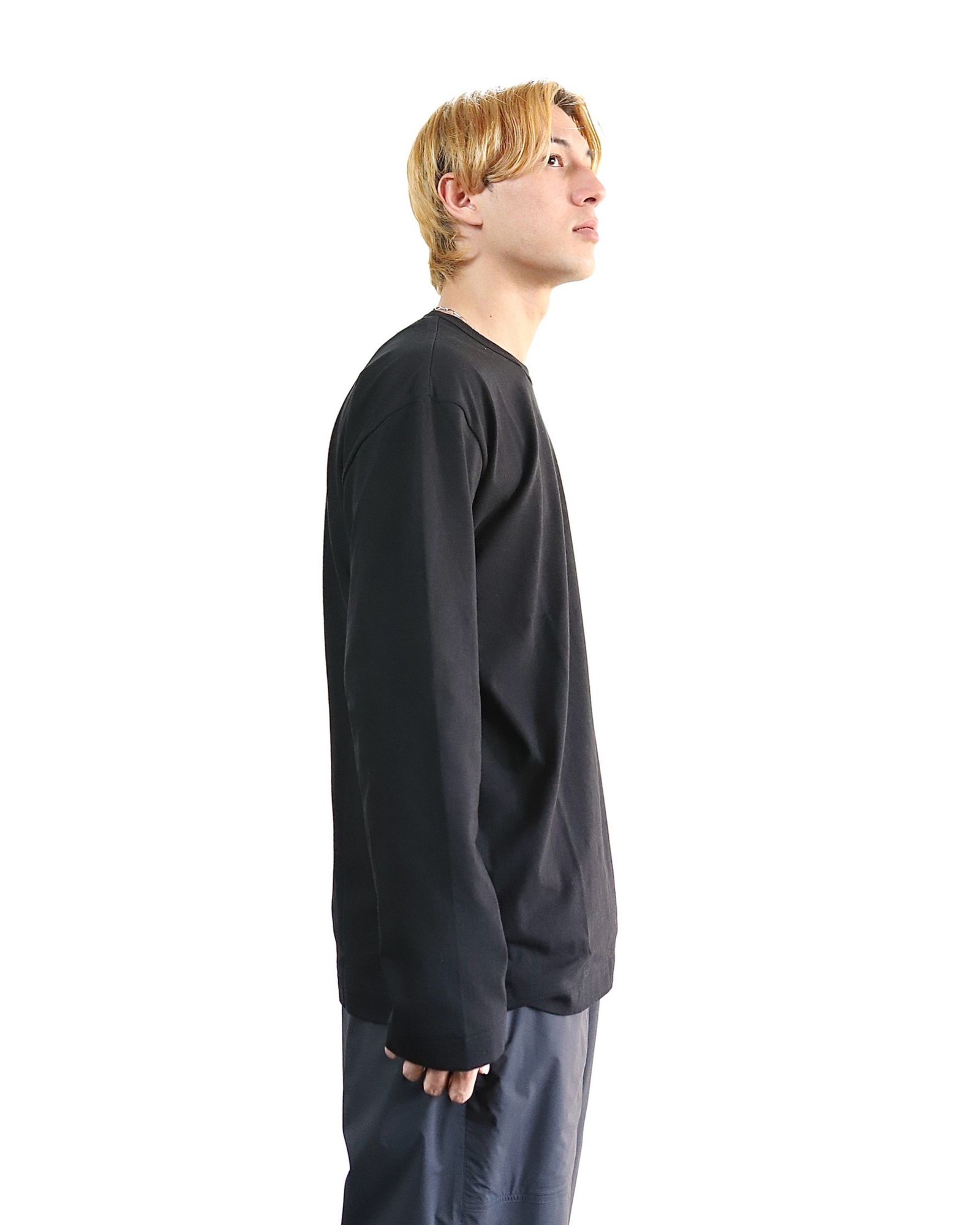 PLAY COMME des GARCONS 24SS PLAY VERTICAL4HEART L/S T-SHIRT style 2024.3.2