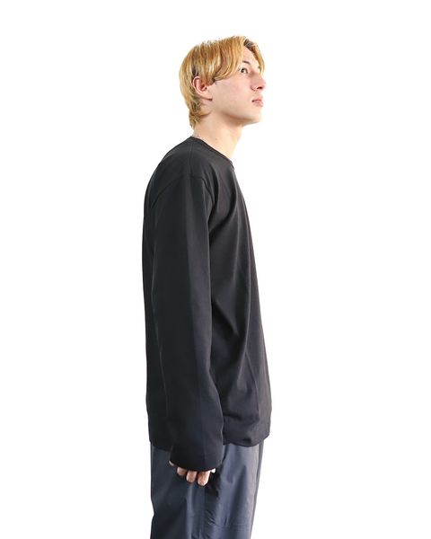 PLAY COMME des GARCONS 24SS PLAY VERTICAL4HEART L/S T-SHIRT style 2024.3.2