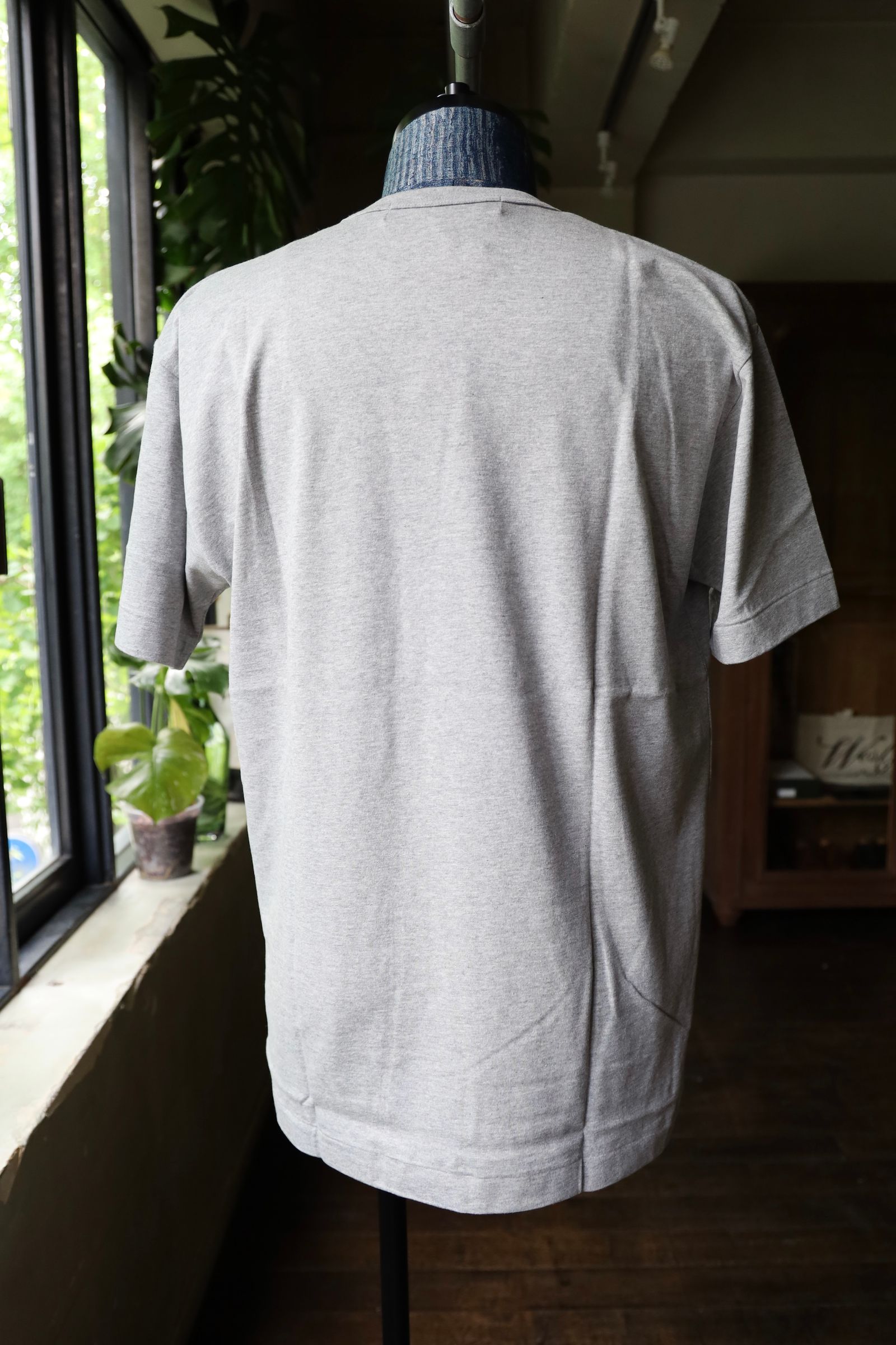 プレイコムデギャルソン ワンポイントTシャツ GOLD HEART (Grey)