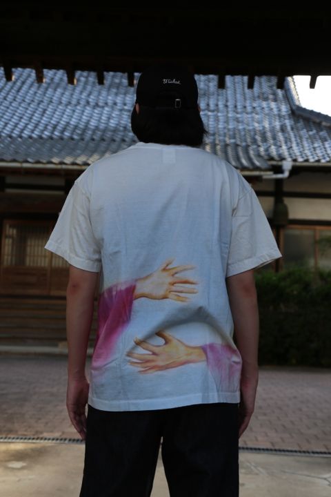 ©SAINT M×××××× hug TEE style ※4月29日AM10:00発売