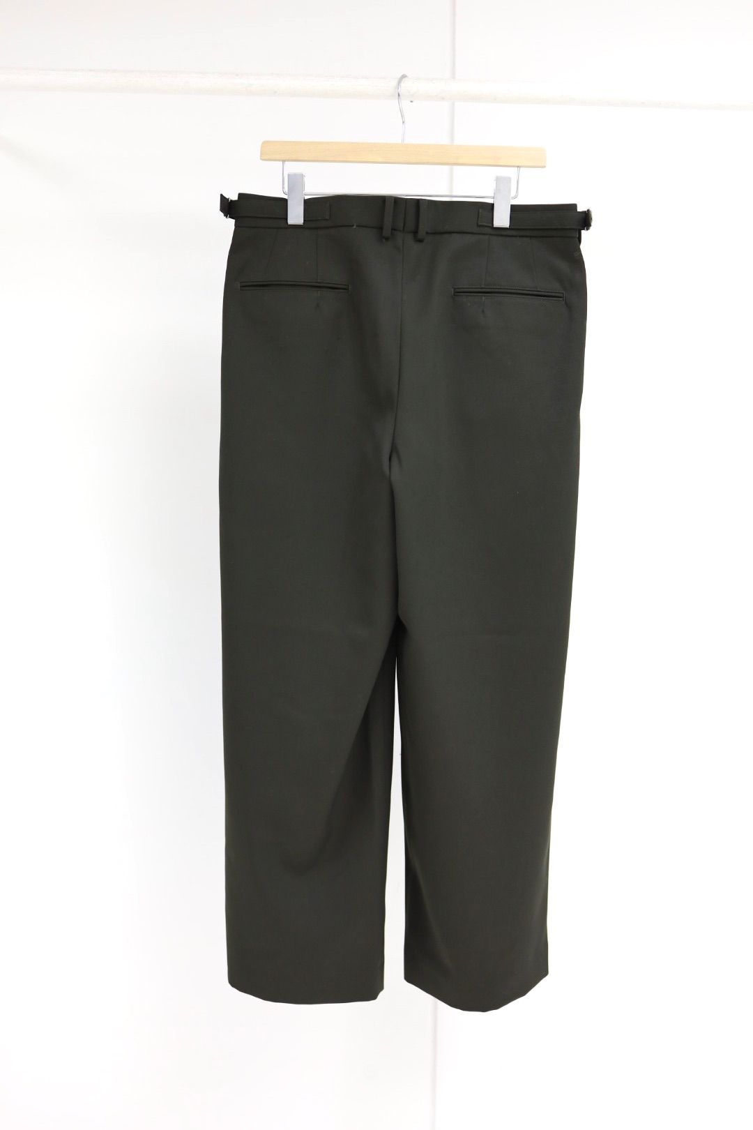 マーカ 26AW ウールギャバワッシャータンブラー / ダブルプリーテッドワイドトラウザーズ(M26D07PT01C)DARK OLIVE☆新作発売！