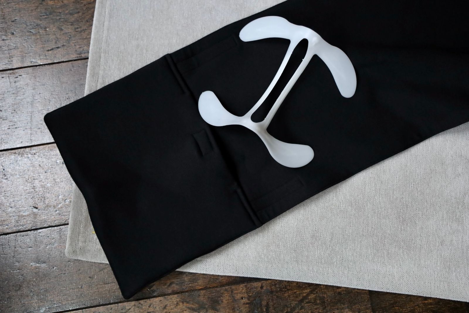 フレッシュサービス WRAPPING NECK PILLOW(FSP253-90072)BLACK★8月16日(土)発売！