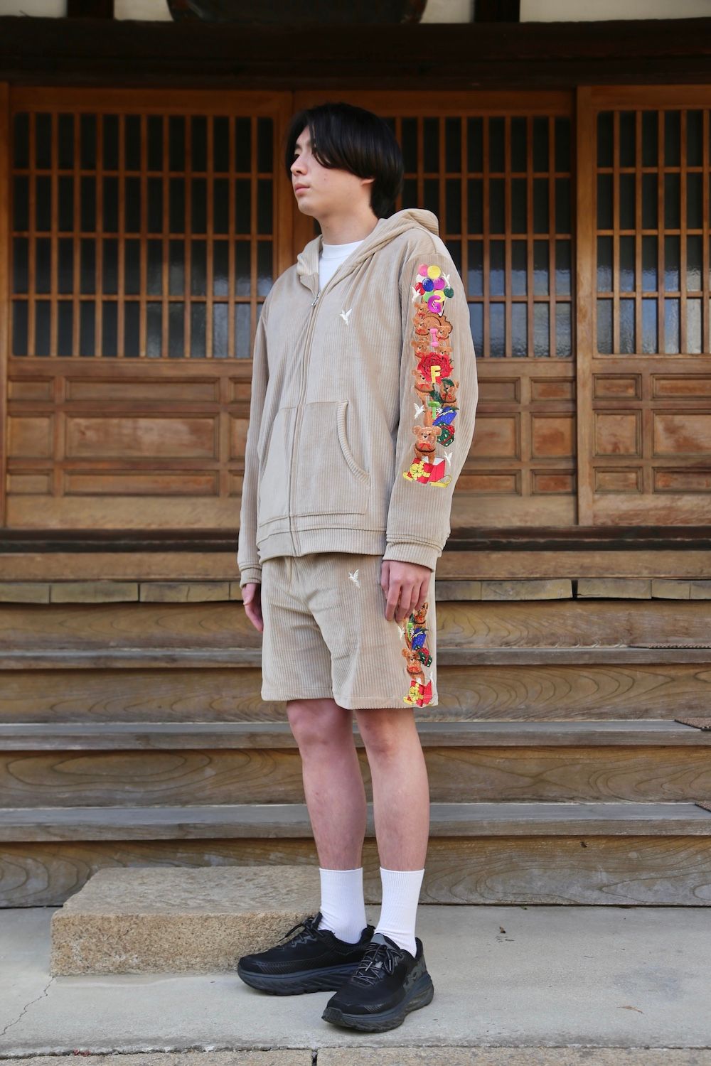 CHAOS EMBROIDERY COMFY HOODIE(21SS24BL118) style.2021.1.16.