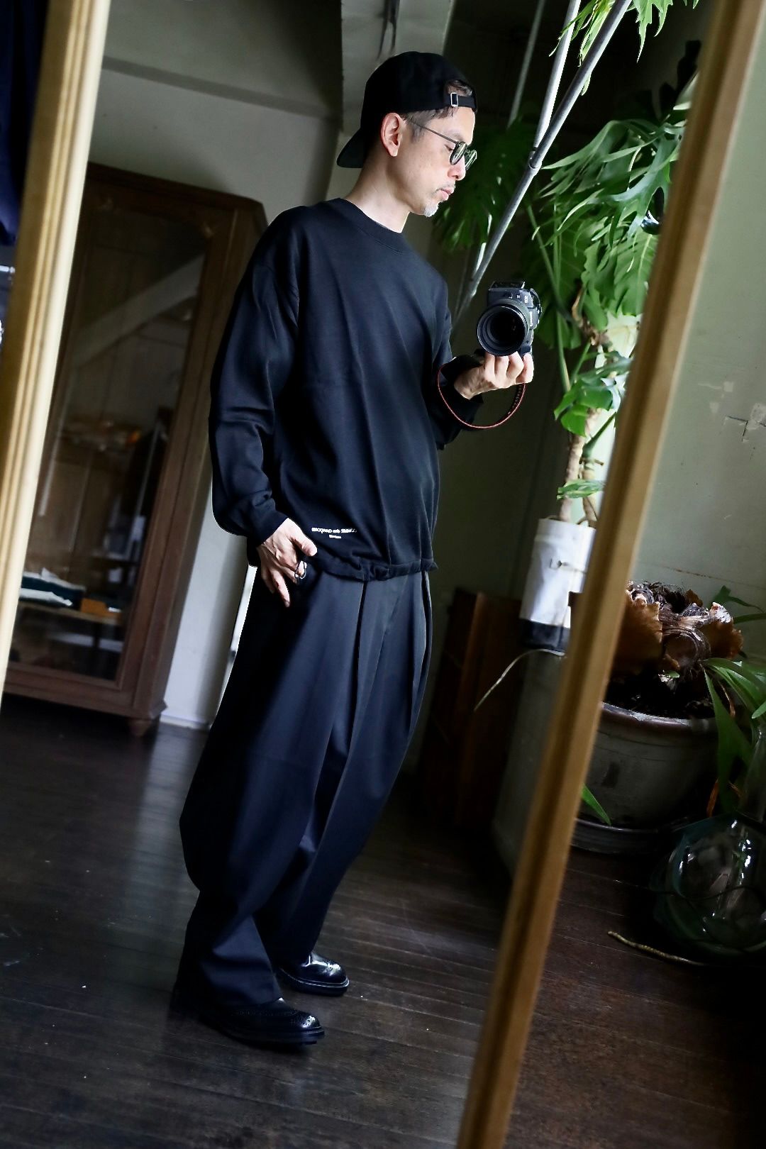 COMME des GARCONS HOMME - コムデギャルソンオム24AW ウールサージタックパンツ(HN-P006-051)BLACK |  mark