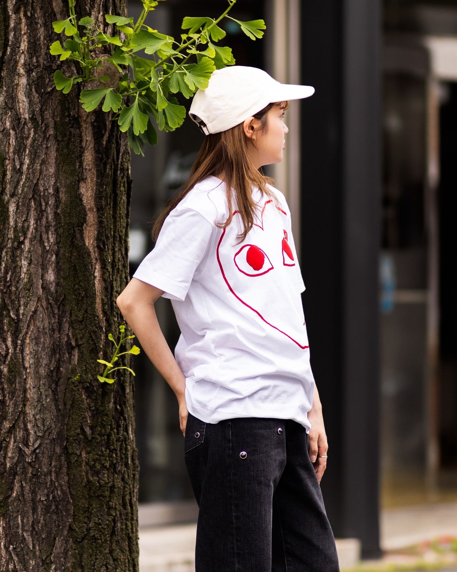 PLAYプレイコムデギャルソン RED EMBLEM Tシャツ(WHITE/RED)