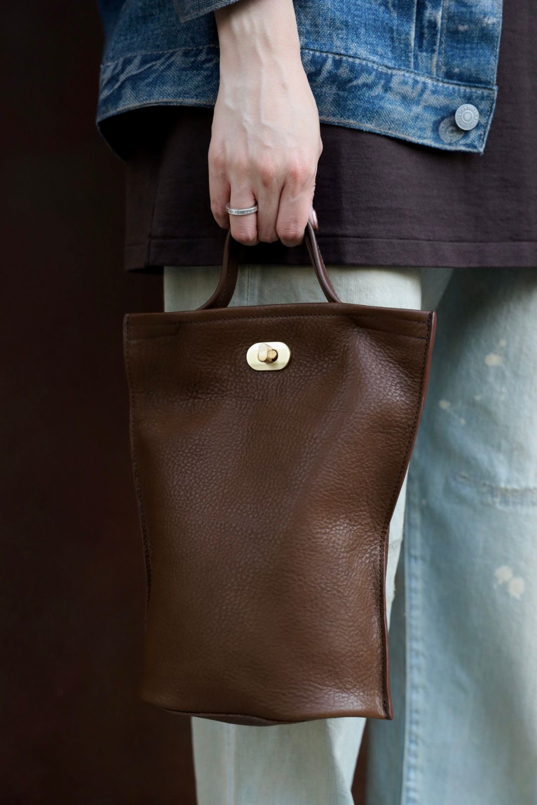 エンダースキーマ バッグ twist hand bag small(zw-b-tbs)cognac