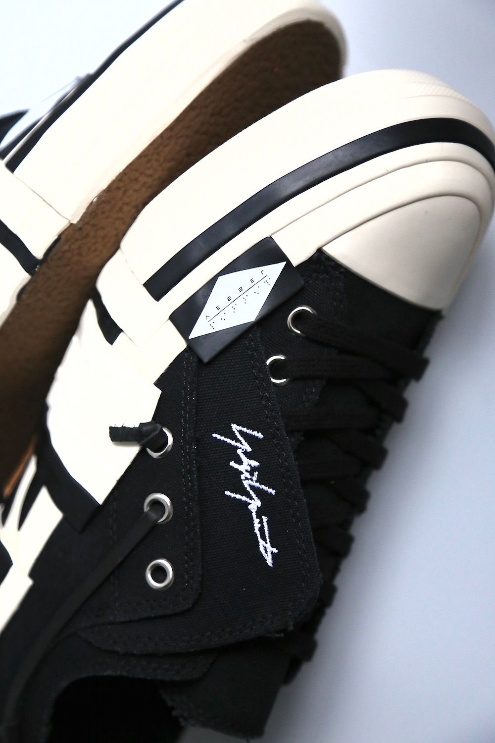 11-blk.jpg