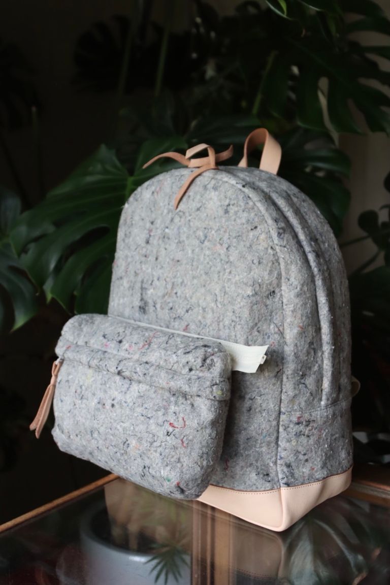 Hender Scheme - エンダースキーマ 22秋冬 Recycled felt) backpack qn-rb-rbp mix gray /  natural | mark