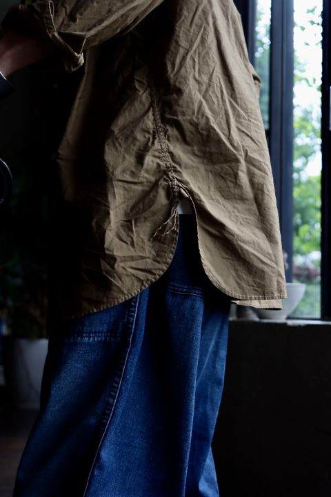 アプレッセ22AW Over Dyeing Military Shirt"BEIGE"スタイル