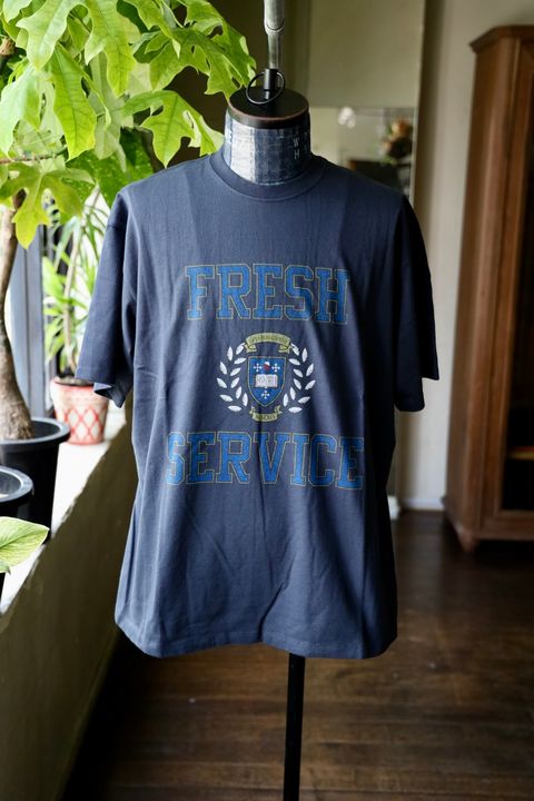 フレッシュサービス CORPORATE PRINTED S/S TEE "COLLEGE"(FSC253-70013)NAVY★8月16日(土)発売！