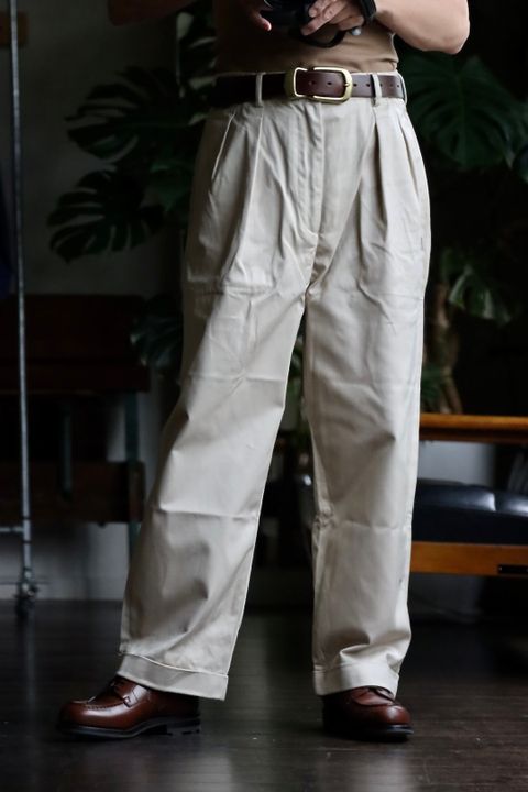 TapWater 22AW Cotton Chino Tuck Trousersスタイル.2022.8.31.