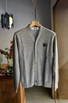 PLAY COMME des GARCONS 新作V-NECK CARDIGAN style.2024.12.15