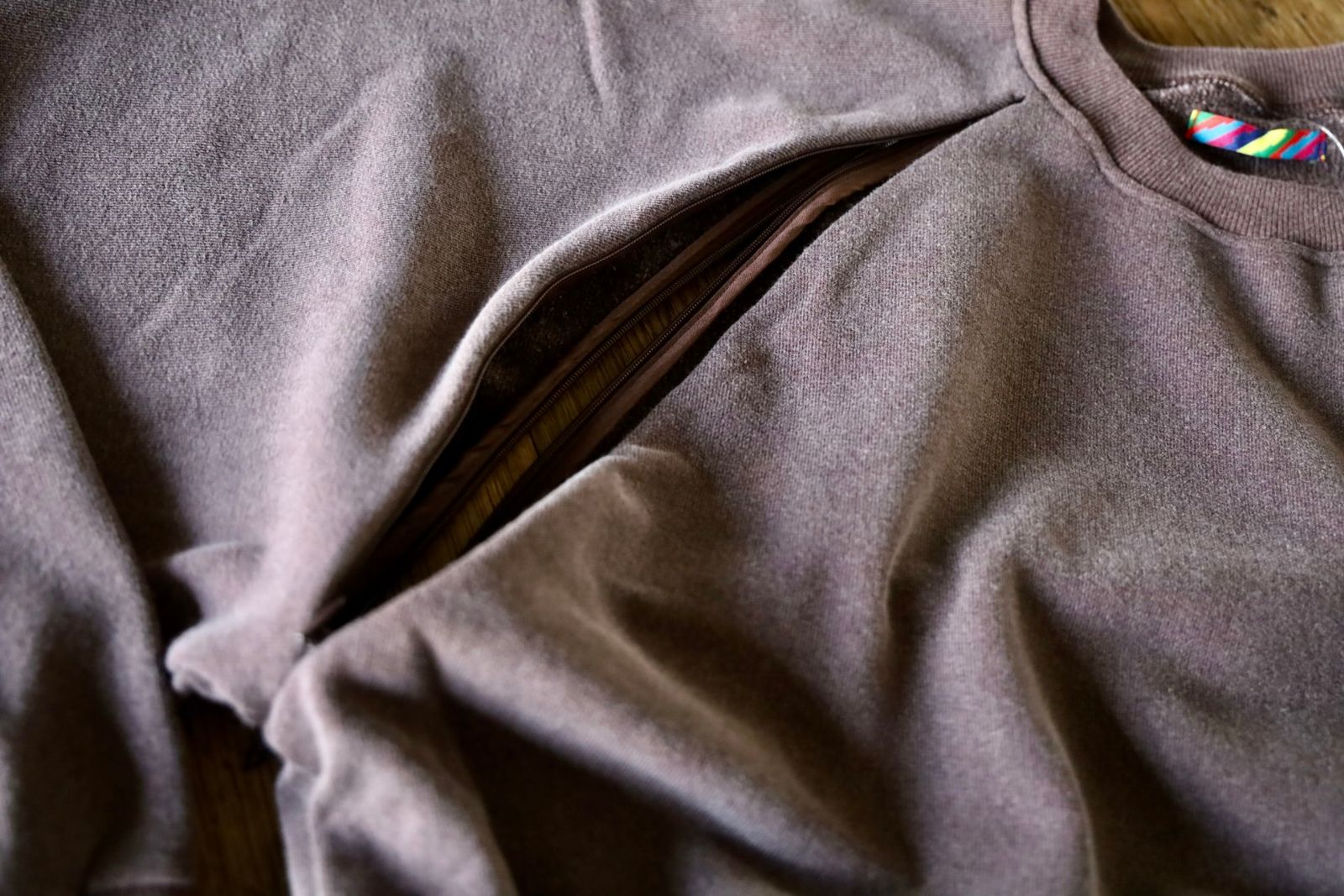 イズネス 26SS Ventilated Sweatshirt (26SS_13_1008SSSW01)BROWN☆新作発売！